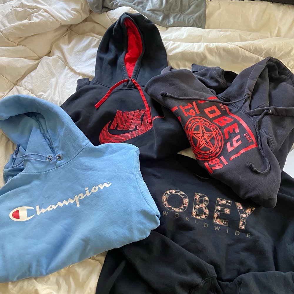 Bundle of 4 hoodies and crewneck - Champion, Nike, Obey